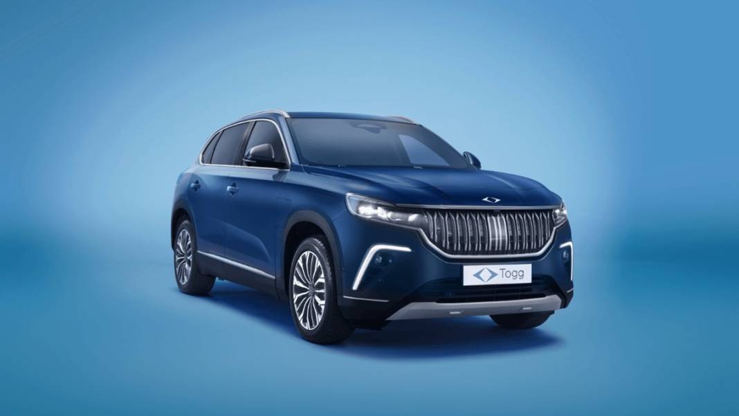 Adriana Lima, TOGG tişörtü giydi, sosyal medya yıkıldı! Görenler şaştı kaldı 9